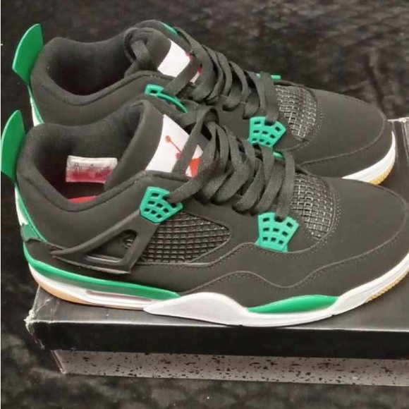 Jordan 4 - Picture 1 of 2